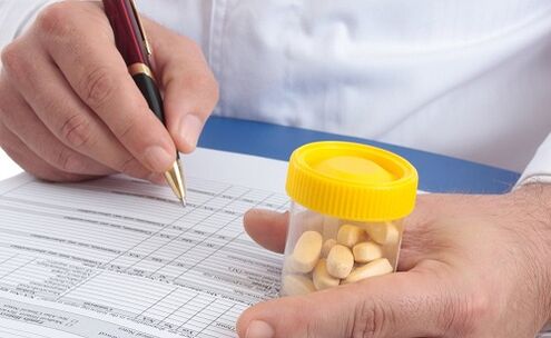 Dokter schreift Medikamenter fir Prostatitis Foto 2