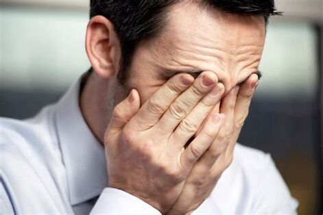 Schmerz bei engem Mann mat Prostatitis