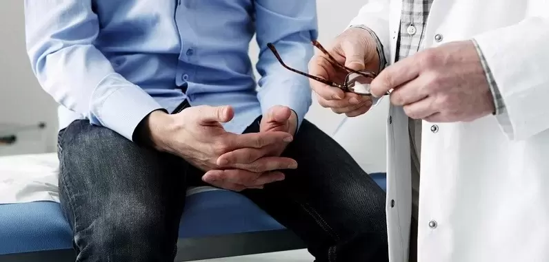 Bei den éischte Zeeche vun der Prostatitis sollt Dir en Urolog konsultéieren fir d'Diagnostik ze bestätegen.